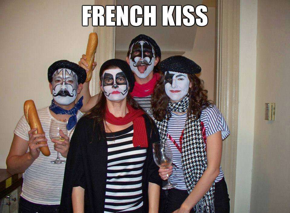Name:  french kiss.jpg
Views: 362
Size:  96.4 KB