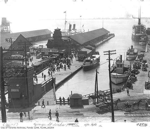 Name:  6-2011626-yonge-street-docks-1912-f1244_it0254.jpg
Views: 1158
Size:  48.7 KB