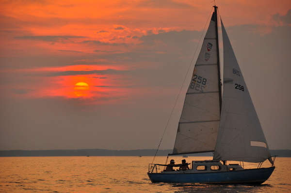 Name:  sunset  sail.jpg
Views: 229
Size:  19.5 KB