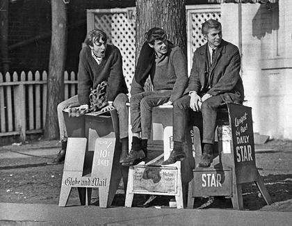 Name:  Newspaper box boys.jpg
Views: 288
Size:  29.0 KB