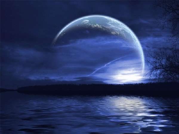 Name:  blue-queen-full-moon2.jpg
Views: 401
Size:  19.1 KB