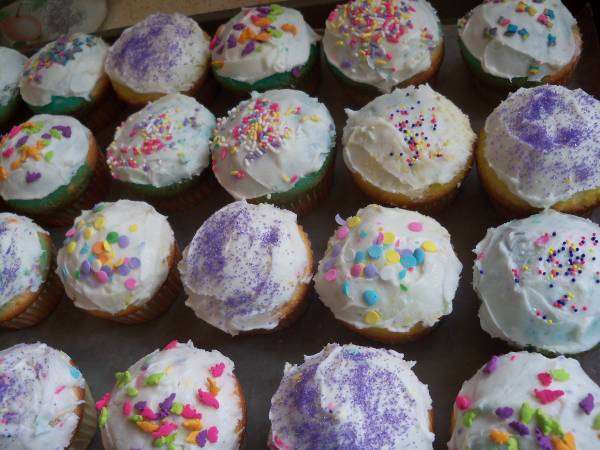 Name:  cupcakes.jpg
Views: 204
Size:  97.9 KB