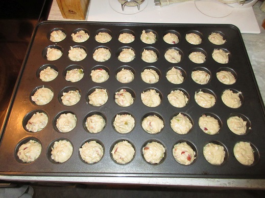Name:  48 mini apple oatmeal ( with maple syrup topping ) muffins.jpg
Views: 81
Size:  115.0 KB