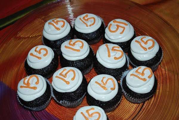 Name:  15 cupcakes.jpg
Views: 411
Size:  72.6 KB