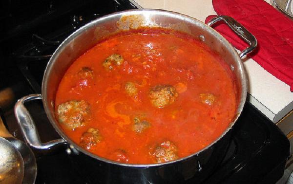Name:  Meatballs are simmering.jpg
Views: 72
Size:  35.0 KB