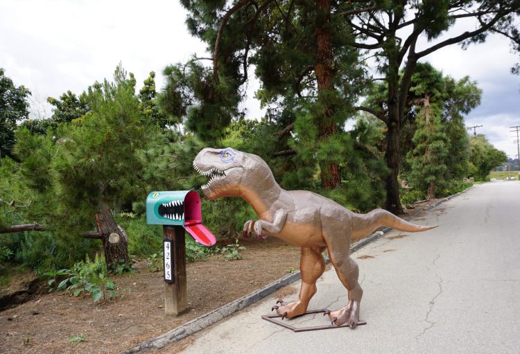 Name:  dinosaur at mailbox.jpg
Views: 114
Size:  98.7 KB