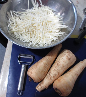 Name:  parsnips in the raw.jpg
Views: 86
Size:  76.3 KB