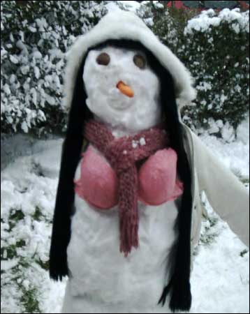Name:  snowwoman_coleen_keiran_358x450.jpg
Views: 156
Size:  22.2 KB