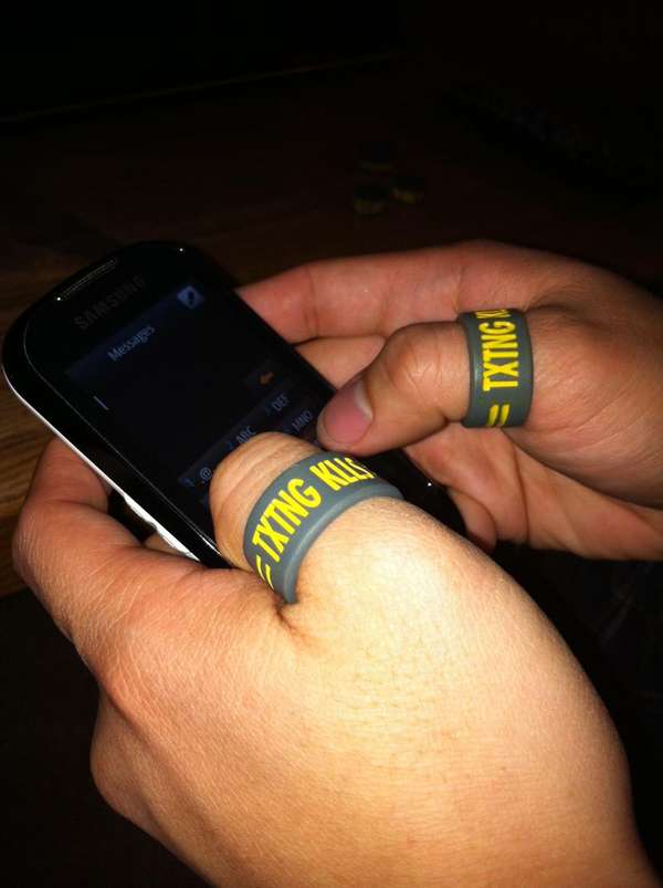 TXTNG KLLS Thumb bands
